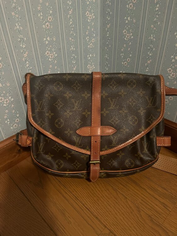 ソミュール 一番小さいタイプ（ブランドバッグ）の商品画像 - 査定依頼日：2025年1月12日 - 最高査定価格：10,000円