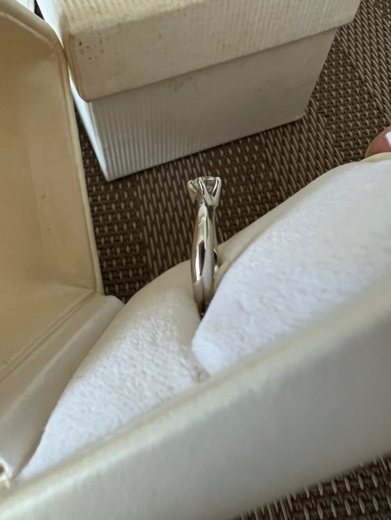 スタージュエリー エンゲージメントリング（宝石）の商品画像 - 査定依頼日：2023年7月17日 - 最高査定価格：40,000円