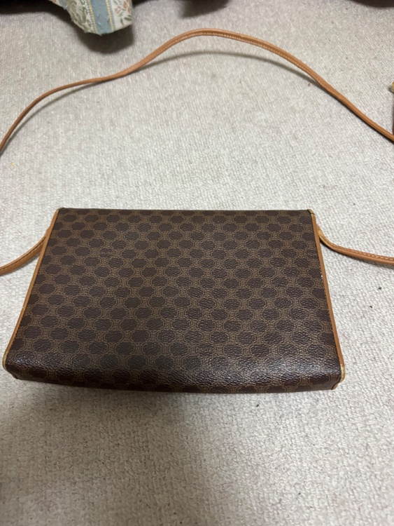 バック（ブランドバッグ）の商品画像 - 査定依頼日：2026年3月9日 - 最高査定価格：3,500円