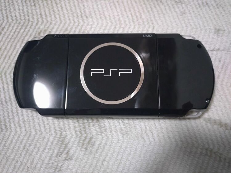 PSP3000 ピアノブラック（ゲーム機本体・ゲームソフト）の商品画像 - 査定依頼日：2025年6月12日 - 最高査定価格：3,000円