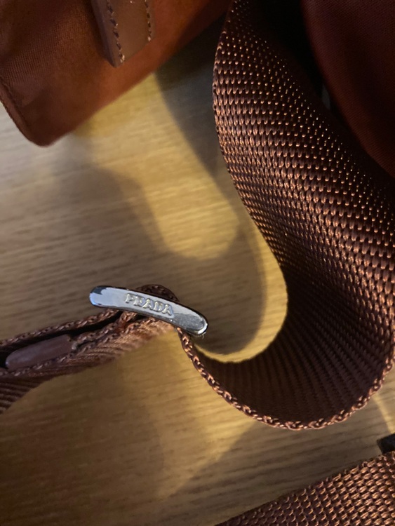 プラダ  （ブランドバッグ）の商品画像 - 査定依頼日：2025年6月5日 - 最高査定価格：15,350円