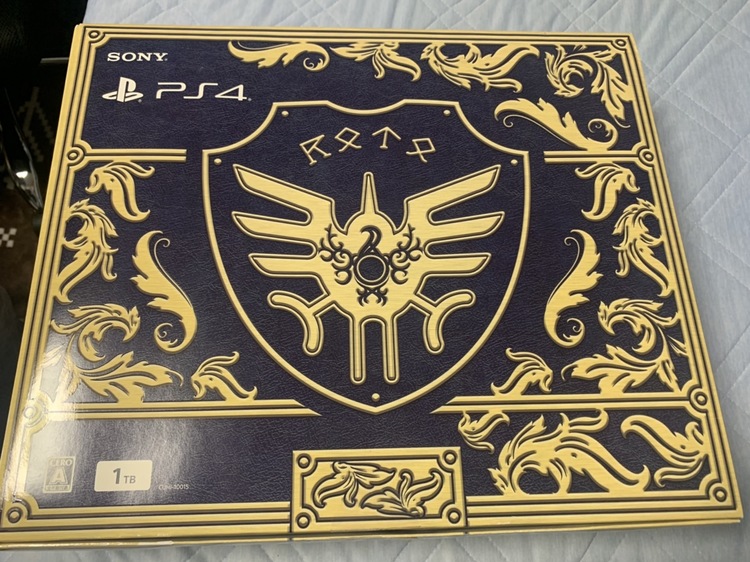プレイステーション4本体 ドラゴンクエスト ロト エディション(HDD 1TB/（ゲーム機本体・ゲームソフト）の商品画像 - 査定依頼日：2022年6月15日 - 最高査定価格：20,000円