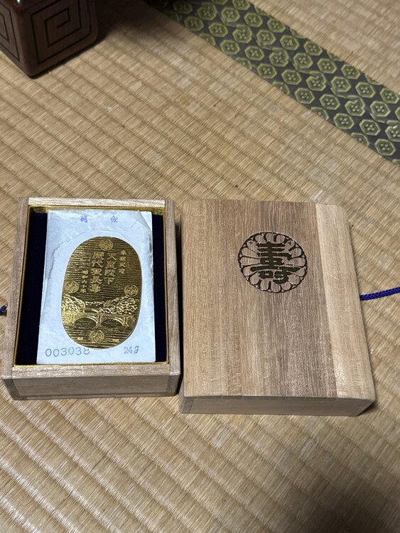 K24 純金小判 天皇陛下 歴代最長寿記念 御在位60年記念　24g（金・貴金属）の商品画像 - 査定依頼日：2025年2月8日 - 最高査定価格：340,000円