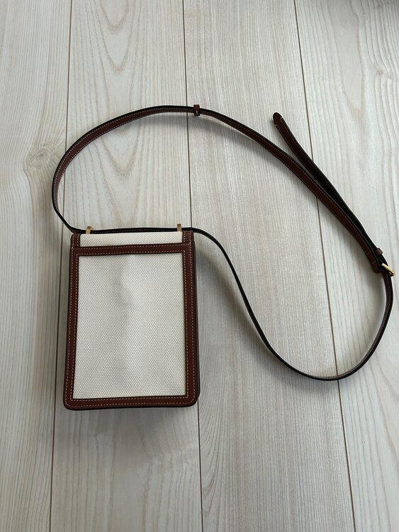 その他 バーバリー （ブランドバッグ）の商品画像 - 査定依頼日：2024年12月29日 - 最高査定価格：30,000円