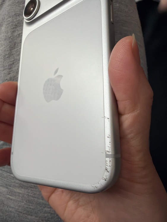 iPhone 17 Pro 256GB au（スマホ）の商品画像 - 査定依頼日：2026年4月13日 - 最高査定価格：135,000円