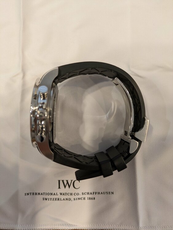 IWC ポルトギーゼ IW390502（高級時計）の商品画像 - 査定依頼日：2025年12月8日 - 最高査定価格：500,000円
