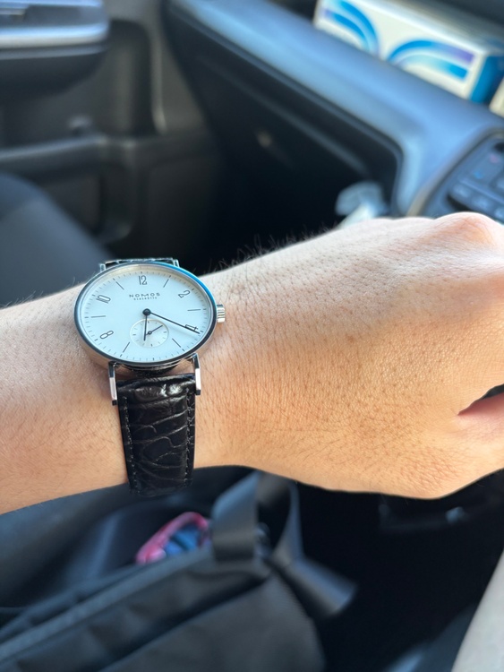 NOMOS タンジェント 35mm TN1A1W2（ブランド財布・小物）の商品画像 - 査定依頼日：2026年8月11日 - 最高査定価格：70,000円