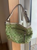 コーチのハンドバッグ（ブランドバッグ）の商品画像 - 査定依頼日：2025年6月19日 - 最高査定価格：2,000円