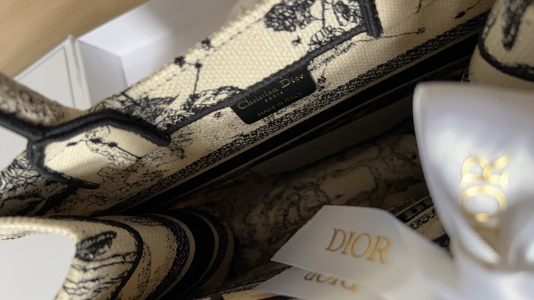 ディオール  （ブランドバッグ）の商品画像 - 査定依頼日：2025年10月14日 - 最高査定価格：180,000円