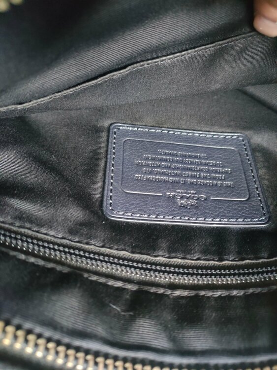 コーチ ショルダーバッグ（ブランドバッグ）の商品画像 - 査定依頼日：2026年1月28日 - 最高査定価格：3,000円