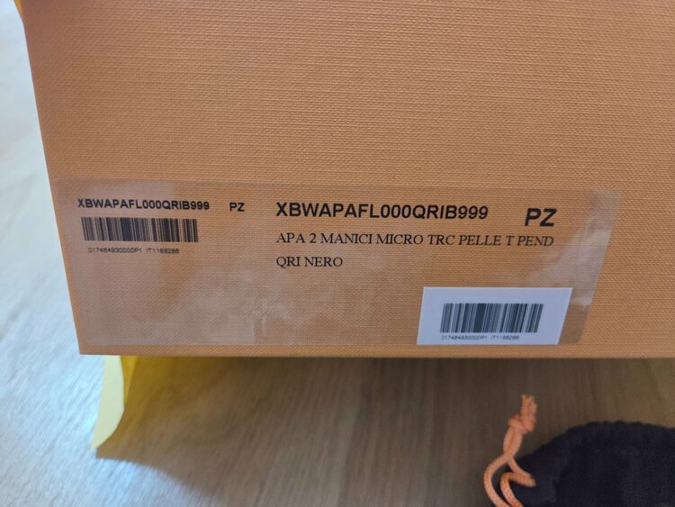 TOD'S マイクロ  XBWAPAFL000QRIB999（ブランドバッグ）の商品画像 - 査定依頼日：2026年3月1日 - 最高査定価格：100,000円