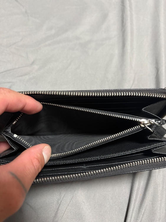 プラダ  （ブランドバッグ）の商品画像 - 査定依頼日：2026年4月13日 - 最高査定価格：30,000円