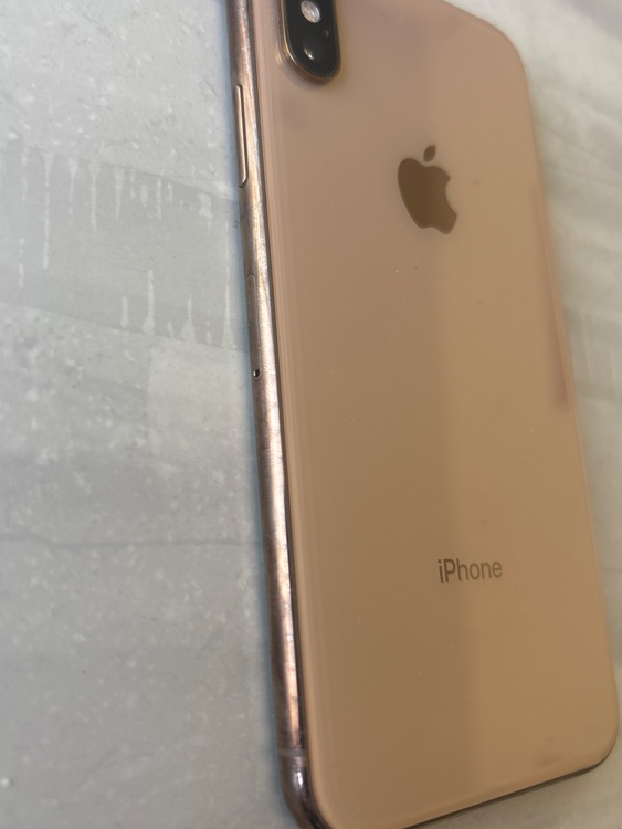 iPhoneXS 64GB docomo（スマホ）の商品画像 - 査定依頼日：2026年4月11日 - 最高査定価格：11,000円