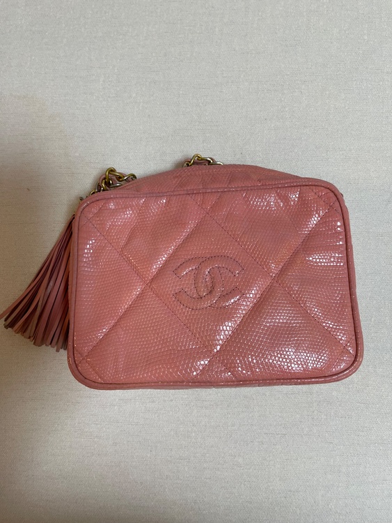 ピンクリザードチェーンショルダー（ブランドバッグ）の商品画像 - 査定依頼日：2026年3月23日 - 最高査定価格：100,000円