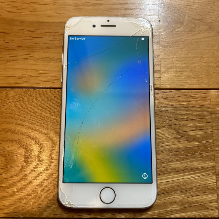 F4GVONL6JC6H（スマホ）の商品画像 - 査定依頼日：2026年3月30日 - 最高査定価格：2,000円