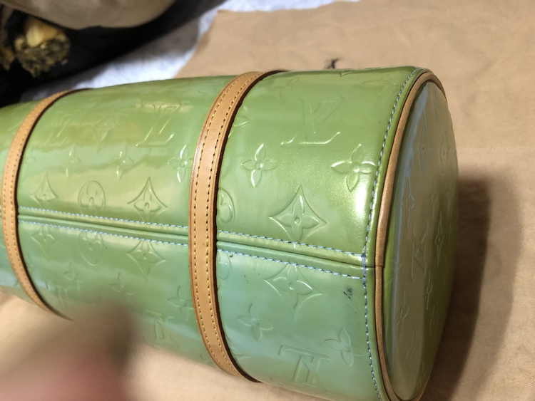 ヴェルニベッドフォード（ブランドバッグ）の商品画像 - 査定依頼日：2022年6月20日 - 最高査定価格：20,000円