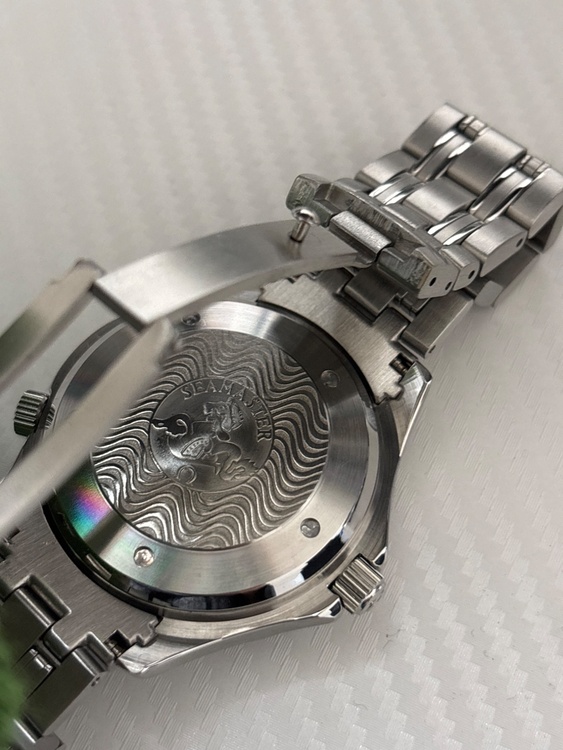 オメガ シーマスター プロダイバーズ 300M コーアクシャル 41mm ブルー（高級時計）の商品画像 - 査定依頼日：2026年5月24日 - 最高査定価格：425,000円