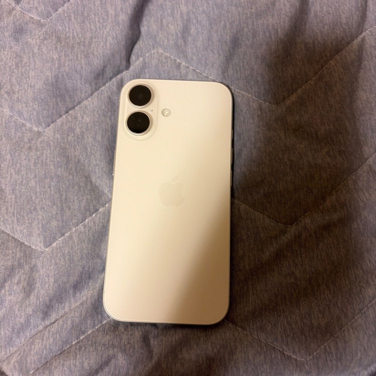 iPhone iPhone 16 128GB SIMフリー（スマホ）の商品画像 - 査定依頼日：2026年8月28日 - 最高査定価格：89,000円