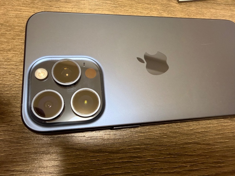 iPhone 15 Pro Max 1TB docomo（スマホ）の商品画像 - 査定依頼日：2026年4月7日 - 最高査定価格：125,000円