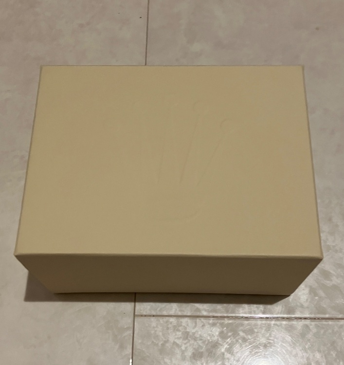 ロレックス パーペチュアル オイスター パーペチュアル クロノメーター ref116000 ブラック/アラビア文字盤（高級時計）の商品画像 - 査定依頼日：2025年9月10日 - 最高査定価格：900,000円