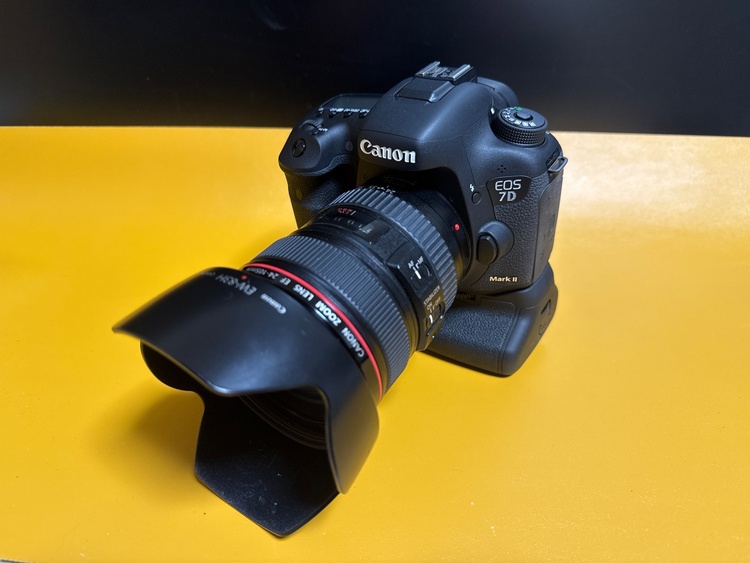 EOS7DII（カメラ）の商品画像 - 査定依頼日：2026年4月26日 - 最高査定価格：58,100円