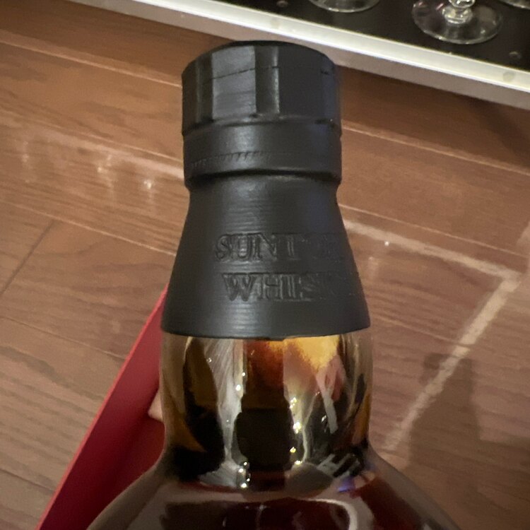 ウイスキー サントリー山崎 （お酒）の商品画像 - 査定依頼日：2025年1月29日 - 最高査定価格：1,000,000円