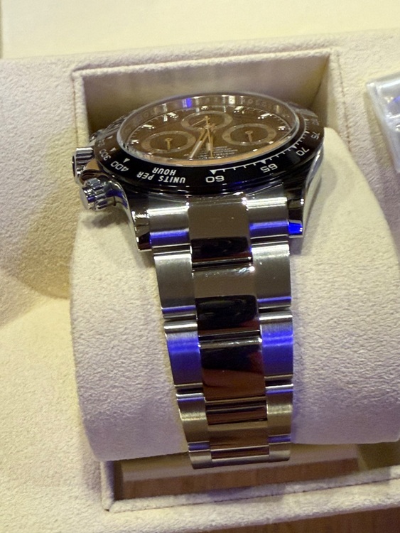 ロレックス デイトナ 116500LN　黒（高級時計）の商品画像 - 査定依頼日：2025年11月27日 - 最高査定価格：4,000,000円