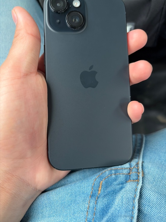 iPhone 15 128GB au（スマホ）の商品画像 - 査定依頼日：2026年4月19日 - 最高査定価格：53,000円