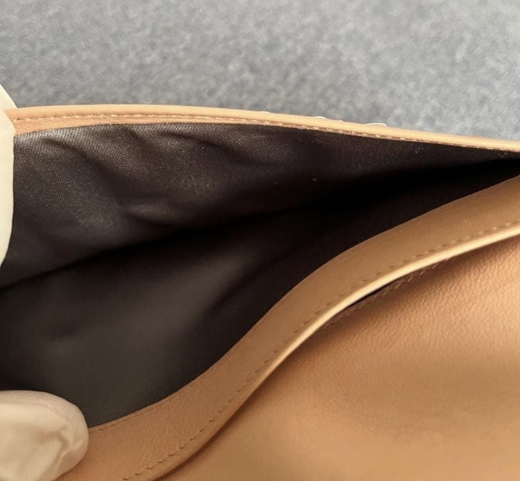 カメリア フラップ 長財布ピンクベージュ（ブランド財布・小物）の商品画像 - 査定依頼日：2026年4月12日 - 最高査定価格：15,000円