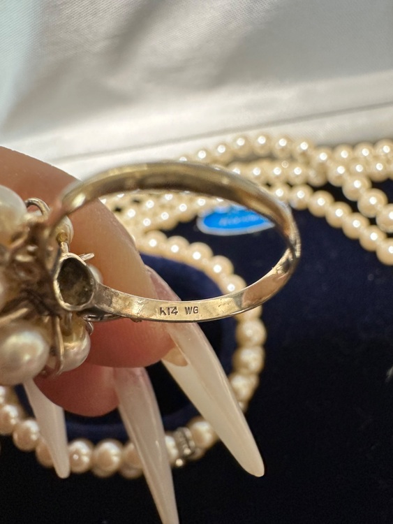 ネックレス ブレスレット イヤリング 指輪（金・貴金属）の商品画像 - 査定依頼日：2025年12月2日 - 最高査定価格：30,000円