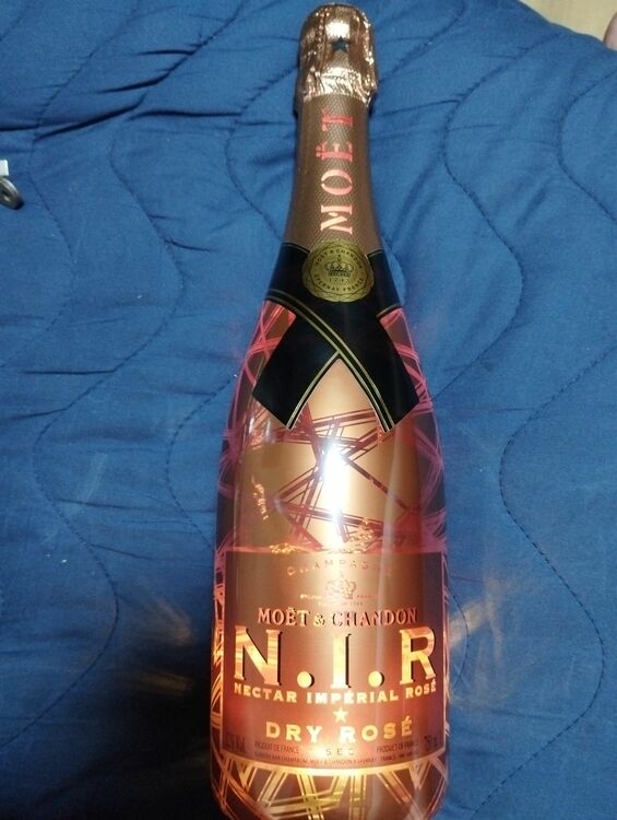 シャンパン モエ・エ・シャンドン （お酒）の商品画像 - 査定依頼日：2025年11月30日 - 最高査定価格：5,500円