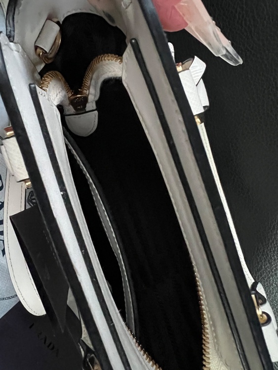 プラダ  （ブランドバッグ）の商品画像 - 査定依頼日：2026年2月25日 - 最高査定価格：150,000円