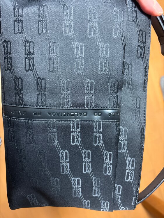 バレンシアガ  （ブランドバッグ）の商品画像 - 査定依頼日：2025年2月22日 - 最高査定価格：19,050円