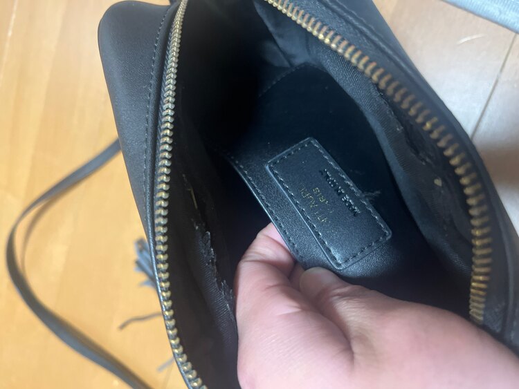 イブサンローラン  （ブランドバッグ）の商品画像 - 査定依頼日：2025年4月4日 - 最高査定価格：30,000円