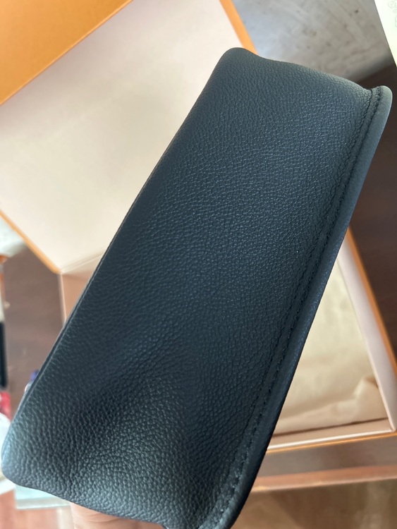 ビュシNM エピ ノワール  M59386（ブランドバッグ）の商品画像 - 査定依頼日：2025年8月22日 - 最高査定価格：200,000円