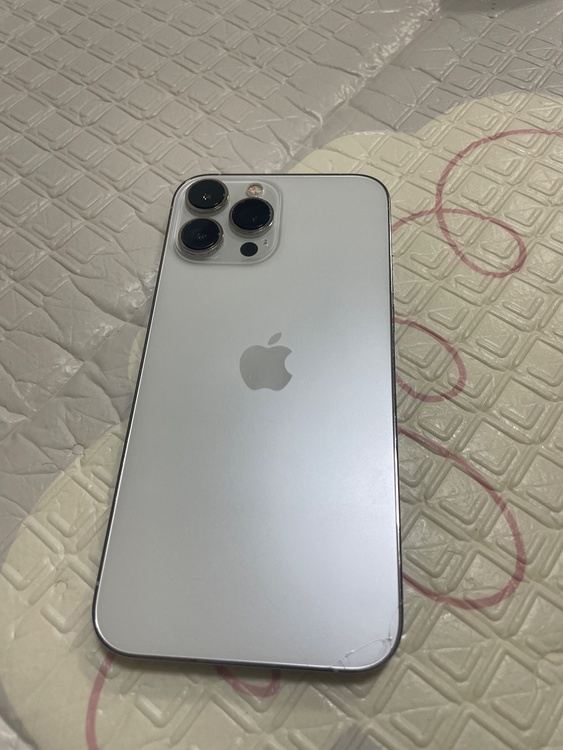 iPhone iPhone 13 Pro Max 256GB docomo（スマホ）の商品画像 - 査定依頼日：2026年7月1日 - 最高査定価格：55,000円