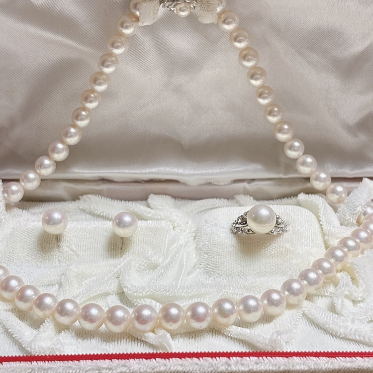 【極美品】パール3点セット（ネックレス・リング・イヤリング）木箱鑑別書付（宝石）の商品画像 - 査定依頼日：2026年7月13日 - 最高査定価格：100,000円