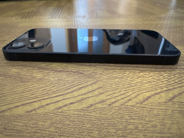 iPhone 12 mini 128GB SIMフリー（スマホ）の商品画像 - 査定依頼日：2025年5月1日 - 最高査定価格：27,000円