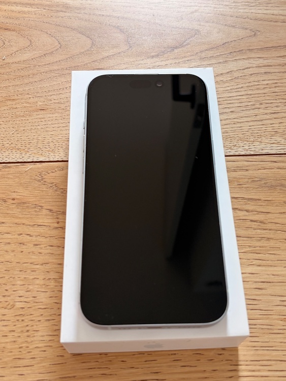 iPhone iPhone 15 128GB SIMフリー（スマホ）の商品画像 - 査定依頼日：2026年9月12日 - 最高査定価格：53,000円