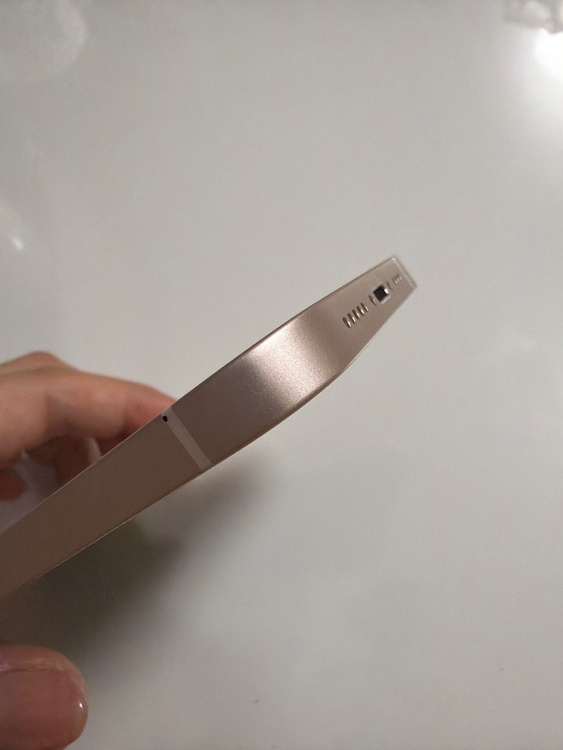 iPhone iPhone 13 256GB SIMフリー（スマホ）の商品画像 - 査定依頼日：2026年8月29日 - 最高査定価格：37,000円