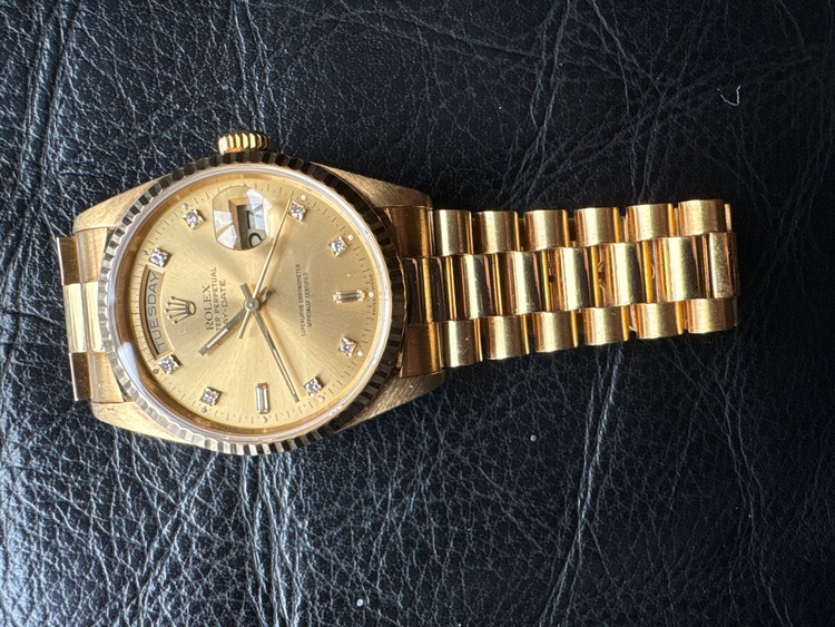 ロレックス デイデイト 18238（高級時計）の商品画像 - 査定依頼日：2026年1月27日 - 最高査定価格：2,900,000円