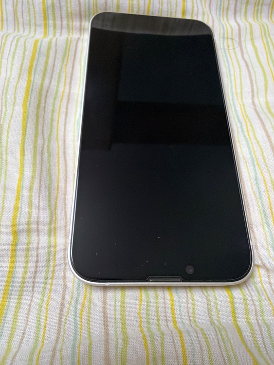 iPhone 13 256GB au（スマホ）の商品画像 - 査定依頼日：2026年5月6日 - 最高査定価格：45,000円