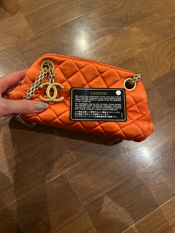 オレンジサテン（ブランドバッグ）の商品画像 - 査定依頼日：2025年6月7日 - 最高査定価格：100,000円