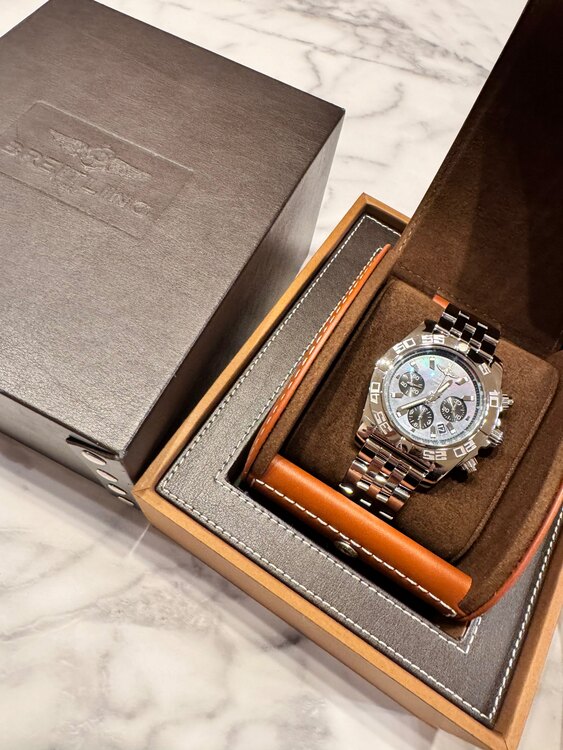 ブライトリング クロノマット （高級時計）の商品画像 - 査定依頼日：2025年3月25日 - 最高査定価格：460,000円