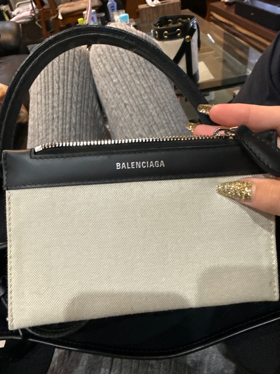 バレンシアガ  （ブランドバッグ）の商品画像 - 査定依頼日：2025年10月14日 - 最高査定価格：60,000円