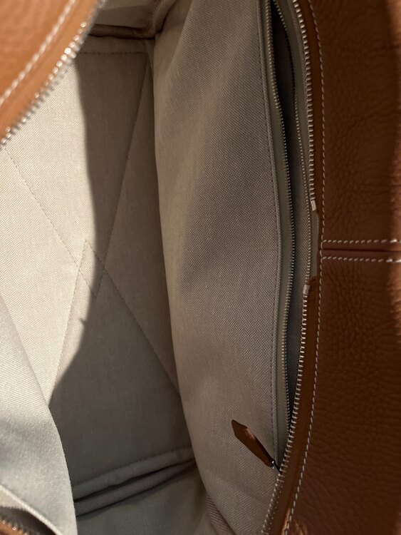 エルメス ヴィクトリア （ブランドバッグ）の商品画像 - 査定依頼日：2025年5月8日 - 最高査定価格：550,000円