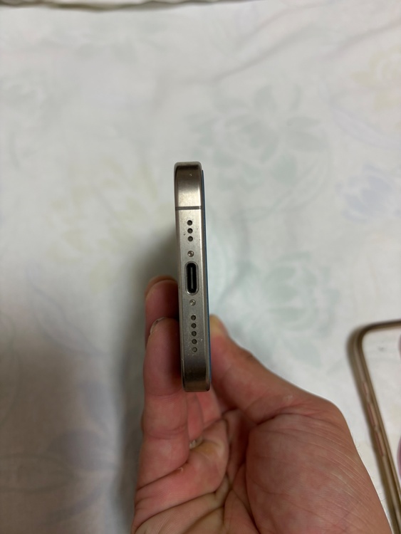 iPhone iPhone 15 Pro 256GB Softbank（スマホ）の商品画像 - 査定依頼日：2026年7月2日 - 最高査定価格：100,000円