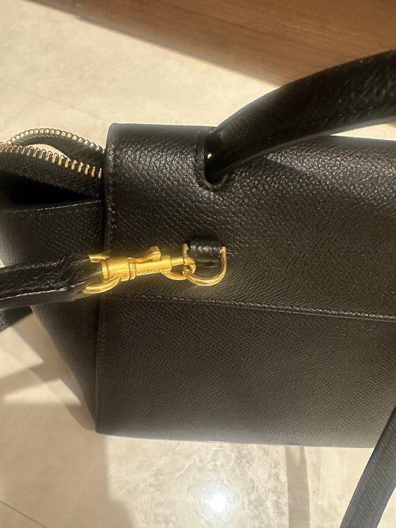 セリーヌ ナノベルトバッグ 2wayバッグ（ブランドバッグ）の商品画像 - 査定依頼日：2023年8月10日 - 最高査定価格：180,000円