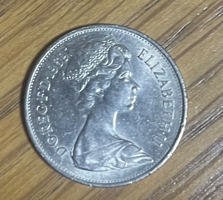 エリザベス2世　記念硬貨　1969年　10ペンス（チケット・金券）の商品画像 - 査定依頼日：2026年4月30日