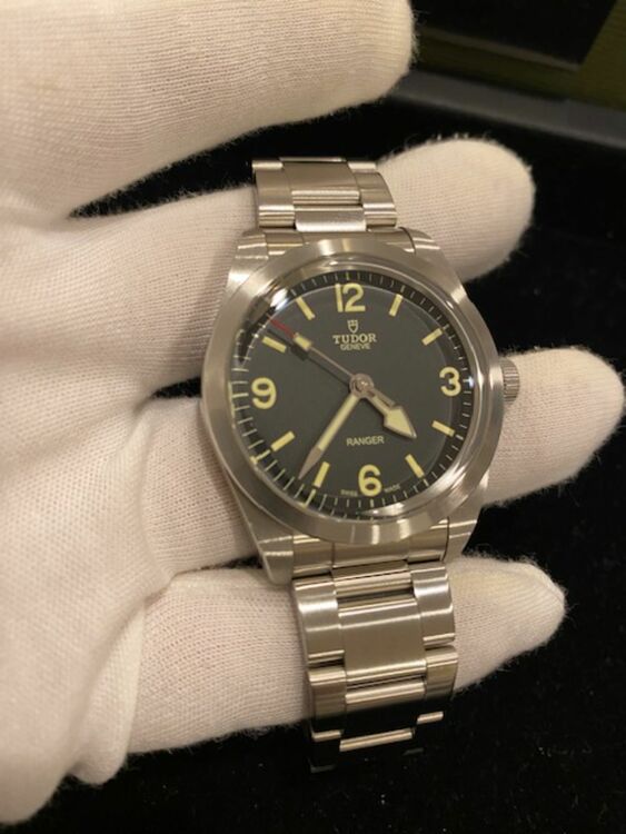 レンジャー　ステンレスベルト（高級時計）の商品画像 - 査定依頼日：2025年10月6日 - 最高査定価格：300,000円
